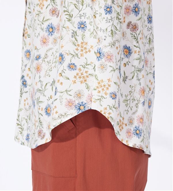 BELLUNA（ベルーナ）の「レーヨン素材ギャザー使いプリントブラウス（ブラウス）」｜詳細画像