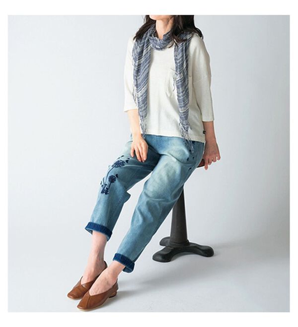 ルフラン（ルフラン）の「花刺しゅうゆるデニム＜ブルーナ＞（その他パンツ）」｜詳細画像