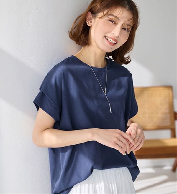 Viola e Viola（ヴィオラ エ ヴィオラ）の「脱普通！すっきり見え大人の上品Ｔシャツ（Tシャツ）」｜ダークブルー