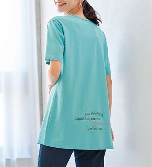BELLUNA（ベルーナ）の「綿１００％プリントＴシャツ（Tシャツ）」｜サックス・ロゴ