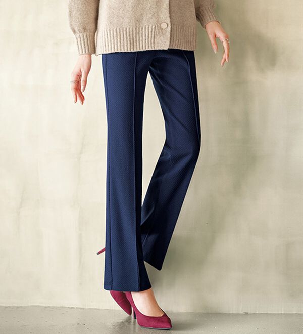 BELLUNA（ベルーナ）の「ストレッチジャカード素材フレアーパンツ（フルレングスパンツ）」｜詳細画像