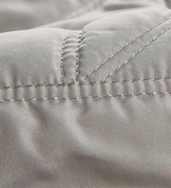 BELLUNA（ベルーナ）の「幾何柄キルティング中わたベスト（中わたコート・ベスト）」｜詳細画像