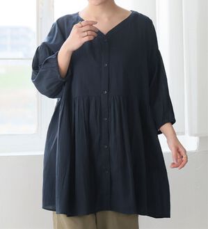 A HAPPY MARILYN（アハッピーマリリン）の「【大きいサイズ】【Ｌ～６Ｌ】綿・楊柳ウエストギャザーブラウス【風通るプレミアム】（ブラウス）」｜ネイビー