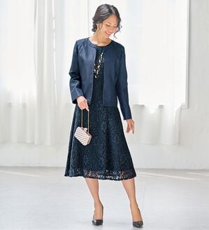 BELLUNA（ベルーナ）の「シャンタン素材ノーカラージャケットレースワンピースアンサンブル（ワンピースセットスーツ）」｜ネイビー