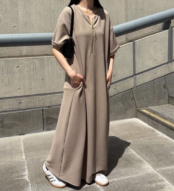 GeeRA（ジーラ）の「【ひんやり/着痩せ】ハーフジップ大人Ｔシャツワンピース（カットソーワンピース）」｜詳細画像