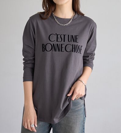 BELLUNA（ベルーナ）の「綿１００％素材フロッキーロゴ長袖Ｔシャツ（Tシャツ）」