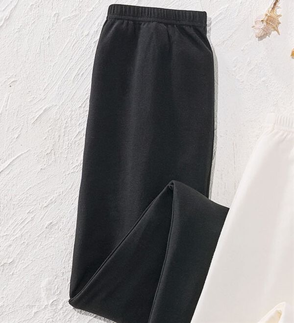 LAVIENNE（ラヴィエンヌ）の「【医師オススメ】素肌ベール　綿１００％ＵＶ対策レギンス（肌着・インナーウェア）」｜ブラック