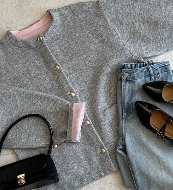 RANAN（ラナン）の「裏配色ゴールド調ボタンニットコーディガン（ニットカーディガン）」｜詳細画像