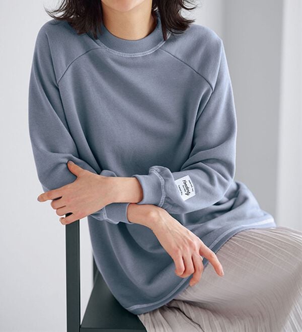 BELLUNA（ベルーナ）の「華奢見せ！しっかり綿混裏毛素材トレーナー（トレーナー・スウェット）」｜グレイッシュブルー