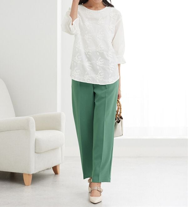 BELLUNA（ベルーナ）の「【店舗・ネット限定】モチーフレース使い袖ギャザーブラウス（ブラウス）」｜詳細画像