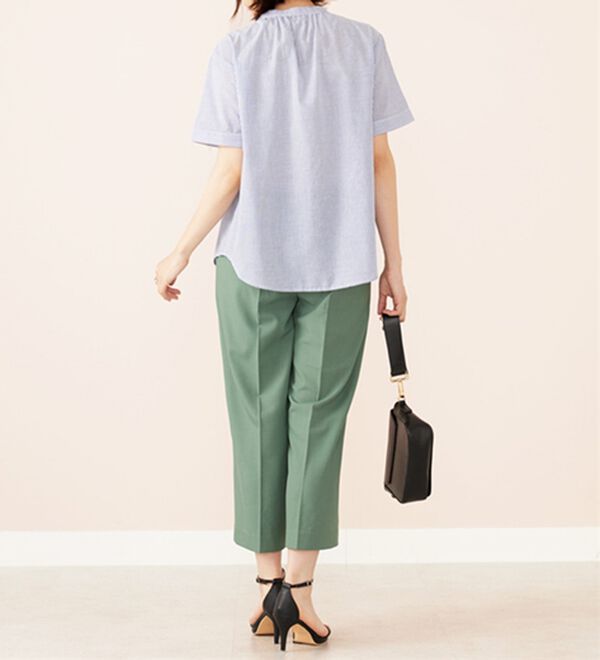 BELLUNA（ベルーナ）の「ギャザー使いバンドカラーブラウス（ブラウス）」｜詳細画像