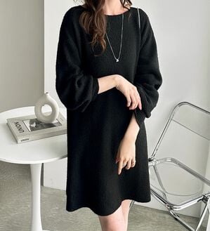 GeeRA（ジーラ）の「ボートネックミニ丈ニットワンピース（ニットワンピース）」｜詳細画像