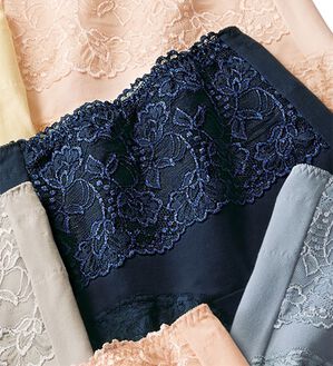 LAVIENNE（ラヴィエンヌ）の「骨盤シェイプの素敵ショーツ単品（ショーツ）」｜ネイビー