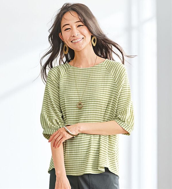 BELLUNA（ベルーナ）の「サッカー素材タック使いランタン袖プルオーバー（カットソー）」｜ライムイエロー系