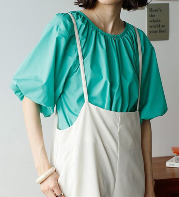 GeeRA（ジーラ）の「パフスリーブギャザーブラウス（ブラウス）」｜グリーン