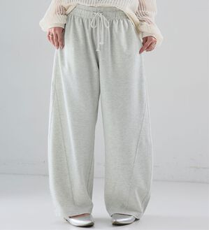 A HAPPY MARILYN（アハッピーマリリン）の「【Ｌ～６Ｌ】夏だから！薄スウェット生地で作ったカーブパンツ（ワイドパンツ・ガウチョ）」｜オートミール