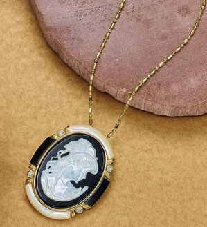 BELLUNA（ベルーナ）の「シェルカメオオニキス２ＷＡＹペンダント（ネックレス・ペンダント）」｜詳細画像