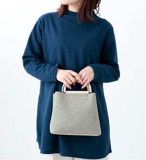 BELLUNA（ベルーナ）の「ボトルネック切替デザインチュニック（チュニック）」｜ターコイズ