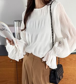 GeeRA（ジーラ）の「シアーシャーリングキャンディー袖ブラウス（ブラウス）」｜オフホワイト