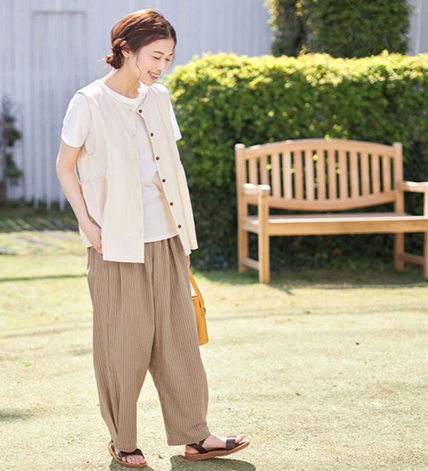 Viola e Viola（ヴィオラ エ ヴィオラ）の「麻入りペプラム切替ベスト（ベスト）」｜アイボリー