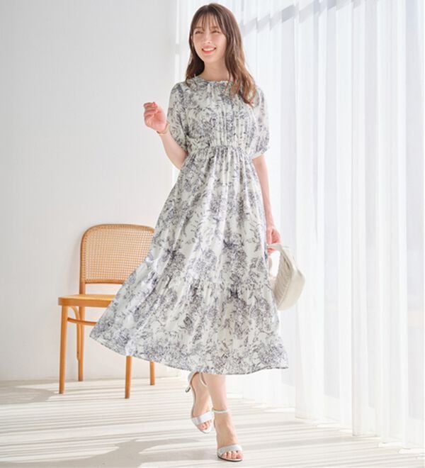 alotta（アロッタ）の「線画タッチ花柄ギャザー切替ワンピース（プリントワンピース）」｜詳細画像