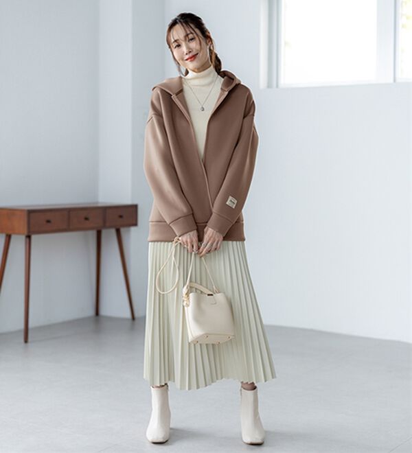 BELLUNA（ベルーナ）の「肩が疲れにくい！マシュマロ感覚ジップフーディー（ブルゾン）」｜詳細画像