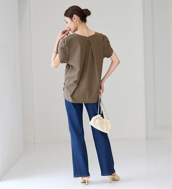 BELLUNA（ベルーナ）の「華奢見せ！後ろ美人デザインプルオーバー（カットソー）」｜詳細画像