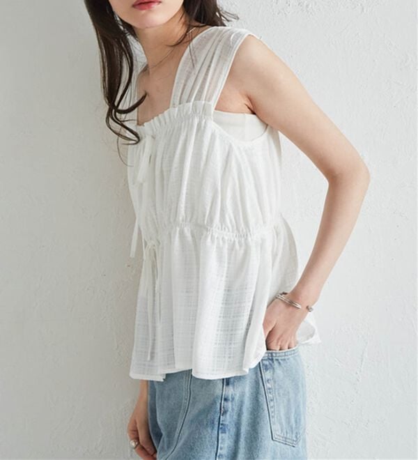 夏に向けて 部分痩せの味方　NARL　レボリューションスリム フロントリボンギャザーノースリブラウス - ベルーナ【公式】