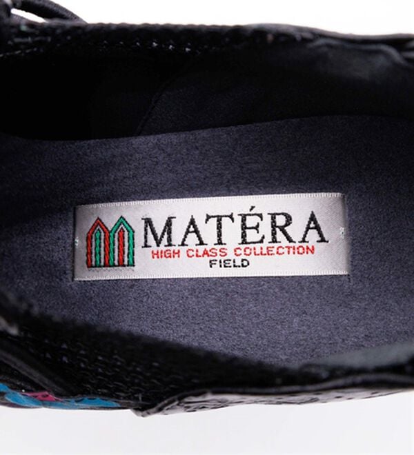 BELLUNA（ベルーナ）の「＜マテラ＞５Ｅ幅広フラワー本革型押シューズ（フラットシューズ）」｜詳細画像