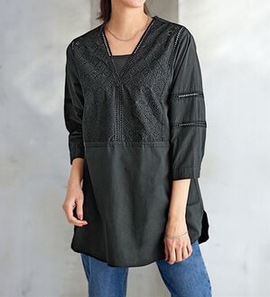 BELLUNA（ベルーナ）の「お食事会に頼れる一枚レース切替ブラウス（チュニック）」｜黒