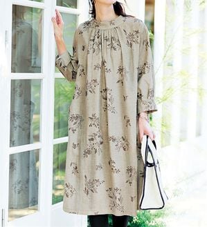 BELLUNA（ベルーナ）の「オーガニックコットンダブルガーゼプリントワンピース（プリントワンピース）」｜グレー系