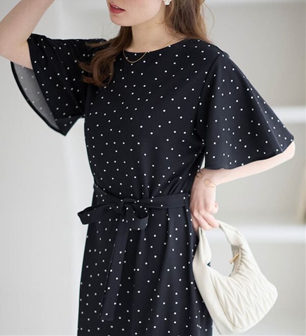 alotta（アロッタ）の「【4つの機能付】ひんやりフレア袖ベルト付ゆるワンピース（カットソーワンピース）」｜詳細画像