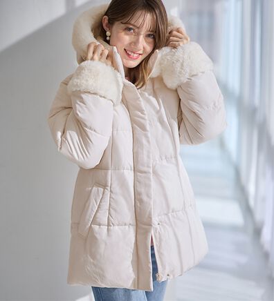 alotta（アロッタ）の「ファー付きミドル丈中綿コート（ハーフコート）」