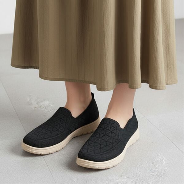 BELLUNA（ベルーナ）の「やわフィット！軽量オブリークニットスリッポン＜幅広4E＞（スリッポン）」｜詳細画像