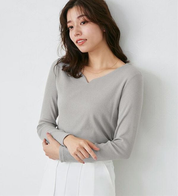 Pierrot（ピエロ）の「【ネックが選べる】テレコリブカットソー（カットソー）」｜詳細画像