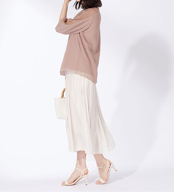 BELLUNA（ベルーナ）の「花柄レースシフォン重ねプルオーバー（カットソー）」｜詳細画像