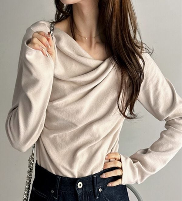 GeeRA（ジーラ）の「ドレープデザインカットソー（カットソー）」｜詳細画像