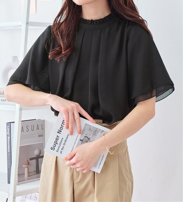 Viola e Viola（ヴィオラ エ ヴィオラ）の「フリル衿シフォンタックブラウス【半袖】（ブラウス）」｜詳細画像