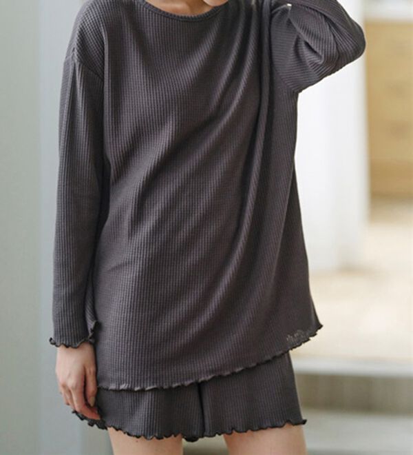 YU'NOW（ユナウ）の「【上下２点セット】コットンブレンド　ワッフルプルオーバー＆ハラマキ付ショートパンツセット（パジャマ・ルームウェア）」｜詳細画像