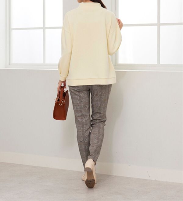 BELLUNA（ベルーナ）の「上品見えとろみワイドネックプルオーバー（カットソー）」｜詳細画像