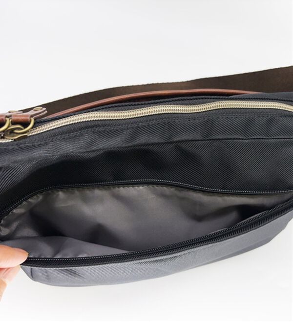 「＜アーノルド　パーマー＞収納上手なクロスボディバッグ（メンズボディバッグ・ウエストポーチ）」｜詳細画像