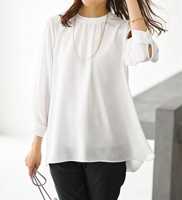 BELLUNA（ベルーナ）の「ビンテージ調衿リブ使いブラウス（ブラウス）」｜オフ白