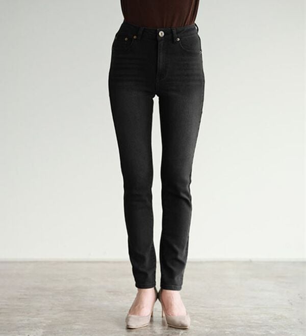 Pierrot（ピエロ）の「【ＸＳ～４Ｌ】ストレッチスキニーデニムパンツ（フルレングスパンツ）」｜詳細画像