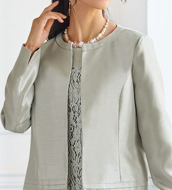 BELLUNA（ベルーナ）の「シャンタン素材ノーカラージャケットレースワンピースアンサンブル（ワンピースセットスーツ）」｜詳細画像