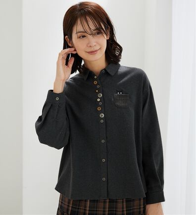 BELLUNA（ベルーナ）の「アニマル刺しゅう多ボタンデザインブラウス（ブラウス）」