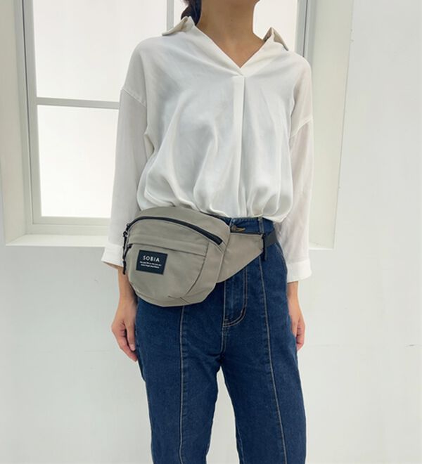 BELLUNA（ベルーナ）の「必要な物だけ収納ウエストボディバッグ（リュック）」｜詳細画像