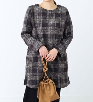 BELLUNA（ベルーナ）の「裏起毛素材チェック柄チュニック（チュニック）」｜チャコール系チェック