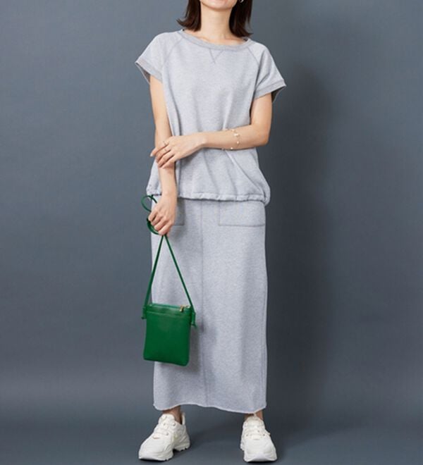 BELLUNA（ベルーナ）の「ラメ入り裏毛素材プルオーバー（カットソー）」｜詳細画像