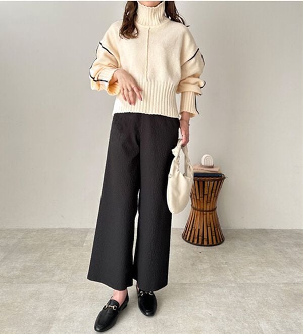 エンボス加工ストレートワイドパンツ - ベルーナ【公式】