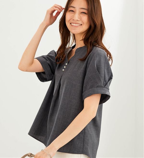 BELLUNA（ベルーナ）の「麻調合繊パール付タックデザインブラウス（ブラウス）」｜詳細画像